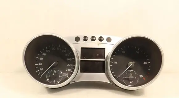 Mercedes-Benz R W251 Clock A2515400648