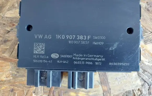 Volkswagen Golf VI Tow bar trailer control unit/module 1K0907383F