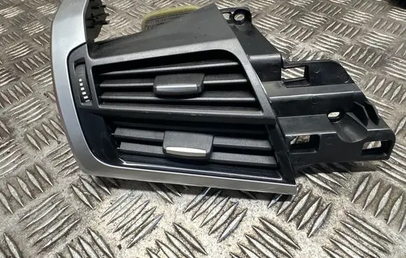 BMW X5M F85 Dashboard side air vent grill/cover trim 925264910 03062017 0867710