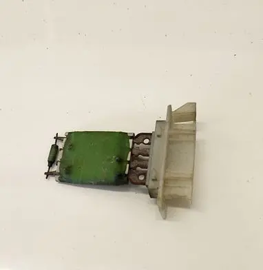 Volkswagen PASSAT B5.5 Heater blower motor/fan resistor 