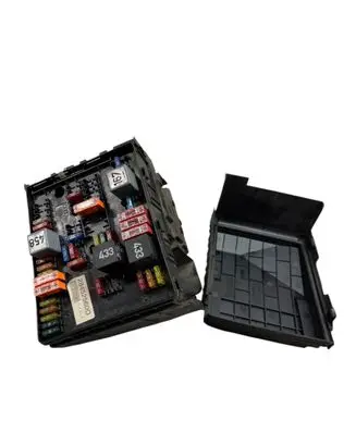 Volkswagen Golf V Fuse module 01394932