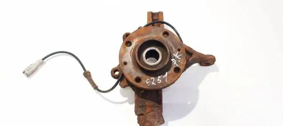 Citroen C4 I Front wheel hub