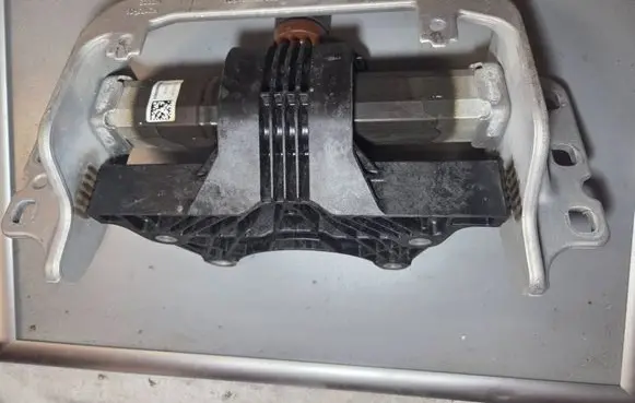 Mercedes-Benz E W214 Gearbox mounting bracket A2142401600