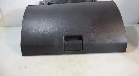 Opel Antara Glove box
