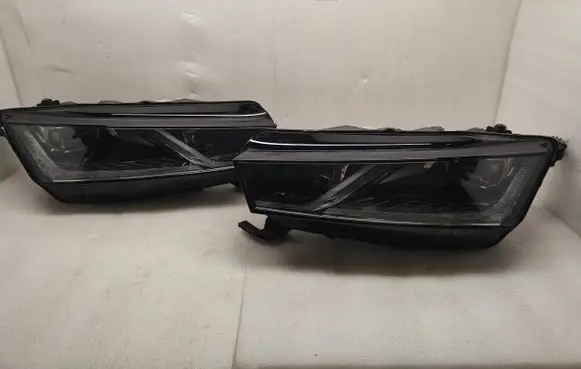 Skoda Octavia Mk4 Headlight/headlamp