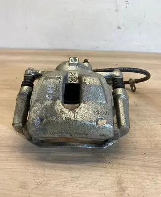 Toyota C-HR I Front brake caliper
