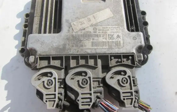Peugeot 206 Engine control unit/module 9659823880 0281011560