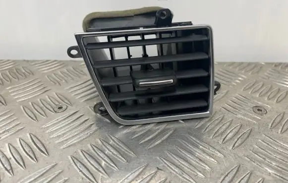 Audi A8 S8 D4 4H Dash center air vent grill 4H1820951A
