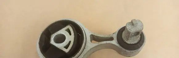 Maserati Ghibli Engine mount bracket 6700042970