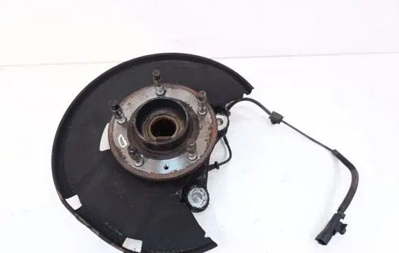 Opel Astra J Front wheel hub 13324459