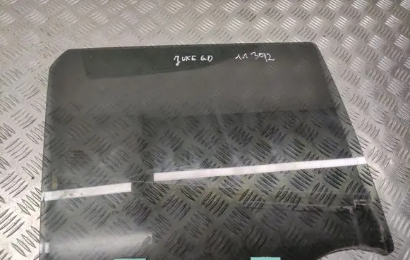Nissan Juke I F15 Rear door window glass 18617144A