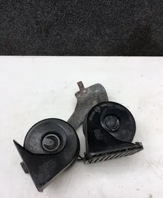 Ford Kuga II Horn signal DV4T13A803AC