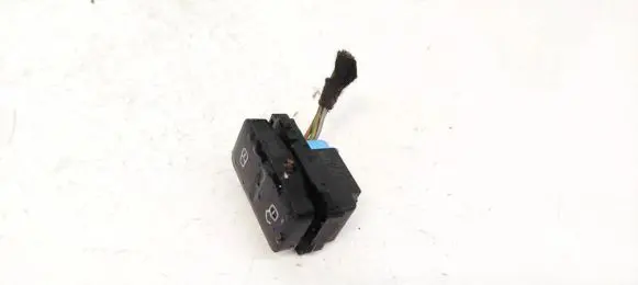 Volkswagen Jetta V Central locking switch button 5C6962125