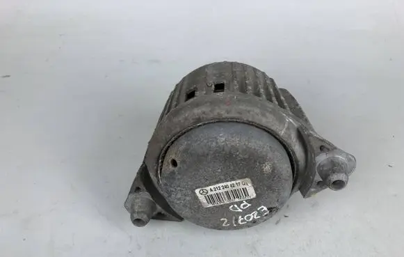 Mercedes-Benz E C207 W207 Engine mount bracket A2122404217 A2122404217Q