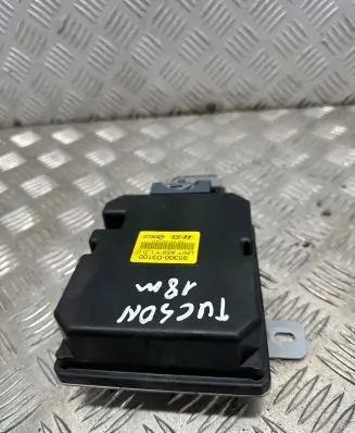 Hyundai Tucson TL Voltage converter/converter module 95300D3100 S8000805110475