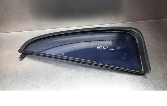 Honda CR-V Rear door window glass