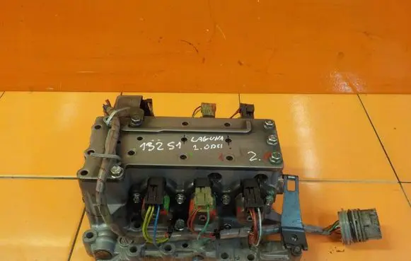 Renault Laguna III Torque split ecu control unit/module M9R808