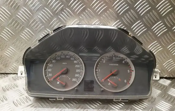 Volvo V50 Speedometer (instrument cluster) 8697035