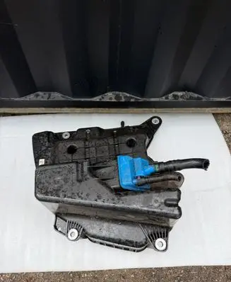 Audi A4 S4 B9 8W AdBlue liquid reservoir 8W0131969M 4M0907355H