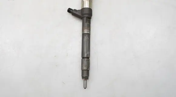 Opel Astra K Fuel injector 55570012