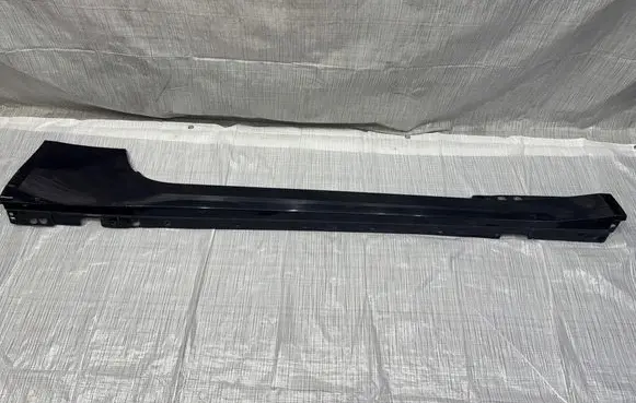 Maserati GranTurismo Front sill trim cover L106073D31811