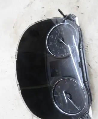 Mitsubishi Outlander Speedometer (instrument cluster) 8100C536