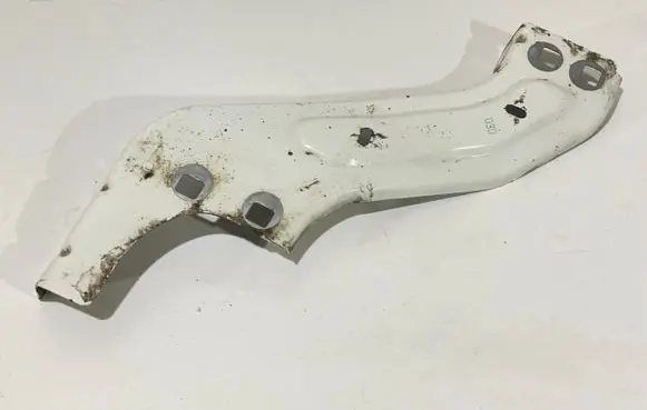 Peugeot Partner Headlight/headlamp mounting bracket