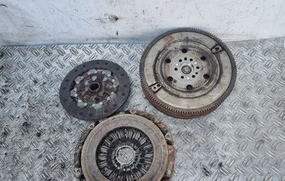 BMW 1 F20 F21 Clutch set kit 7621180 21217621180 7526267