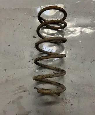 Toyota Land Cruiser (HDJ90) Rear coil spring