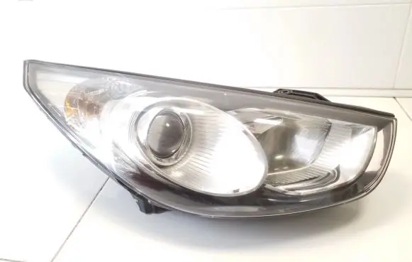 Hyundai ix35 Headlight/headlamp 921022Y