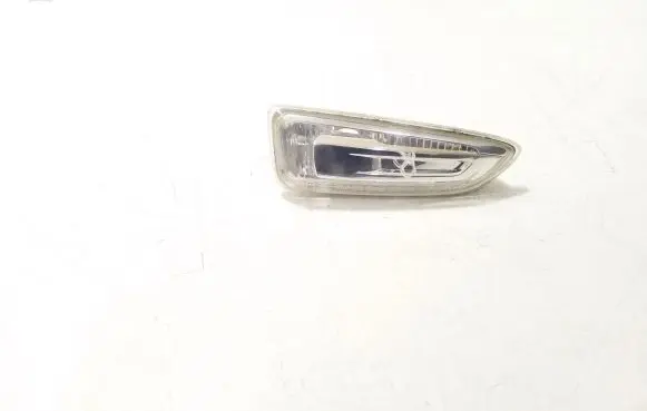 Opel Zafira C Front fender indicator light GM13273104