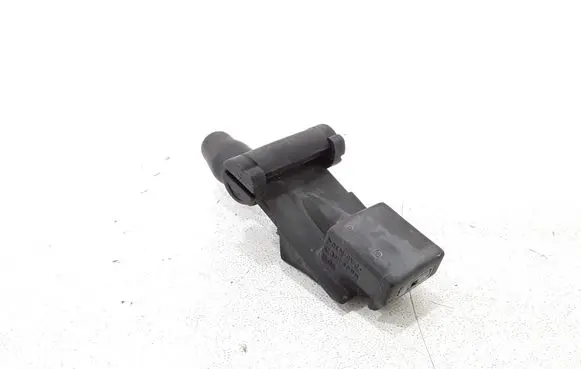 Volkswagen PASSAT B5 Windshield washer spray nozzle 3B0955985C