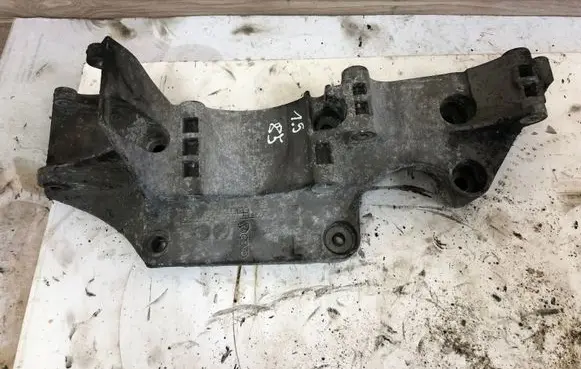 Volkswagen Sharan Generator/alternator bracket 045903143C