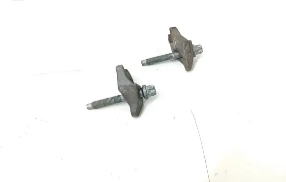 Volvo V40 Fuel Injector clamp holder 927061