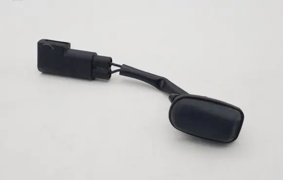 Ford Focus Windshield washer spray nozzle BM5117666A