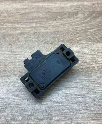 Volvo S70 V70 V70 XC Ignition relay 8767115