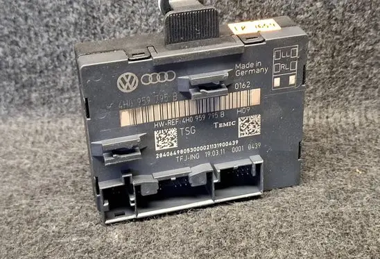 Volkswagen Touareg II Door control unit/module 4H0959795B
