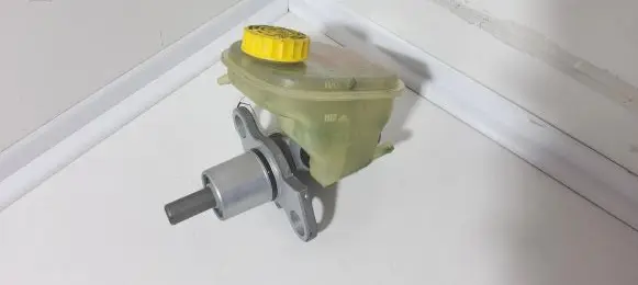 Audi A8 S8 D2 4D Master brake cylinder 4D0611301F