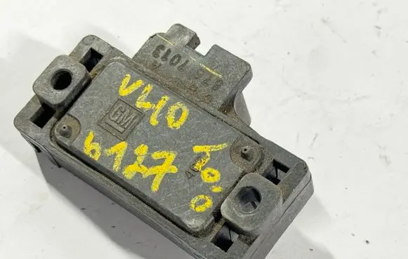 Volvo S40, V40 Air pressure sensor 31303211 8767013