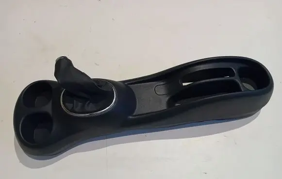 Toyota Yaris Center console 589110D010