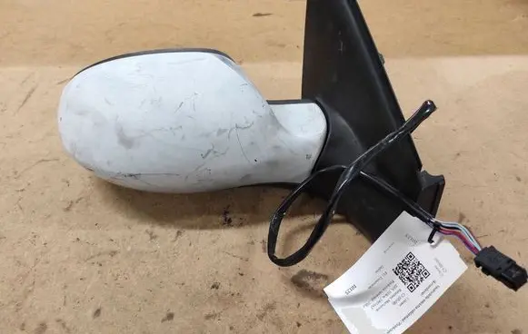 Citroen C5 Front door electric wing mirror 2057004 023417