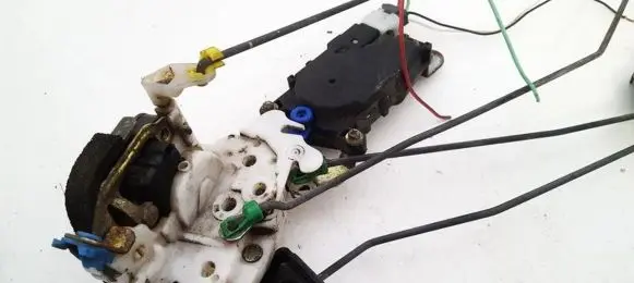 Subaru Legacy Front door lock