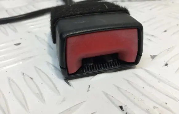 Mercedes-Benz A W169 Front seatbelt buckle 1698601769