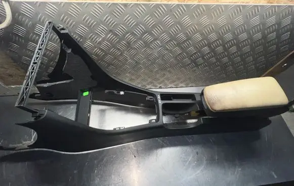 Audi A4 S4 B7 8E 8H Armrest 091206F4