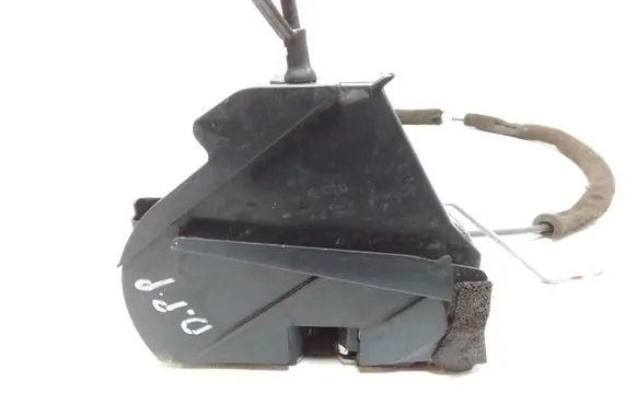 Nissan Juke I F15 Front door lock