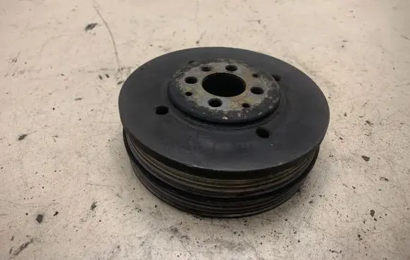 Volkswagen PASSAT B5 Crankshaft pulley