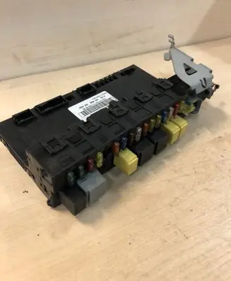 Mercedes-Benz E W211 Fuse module 2115452201