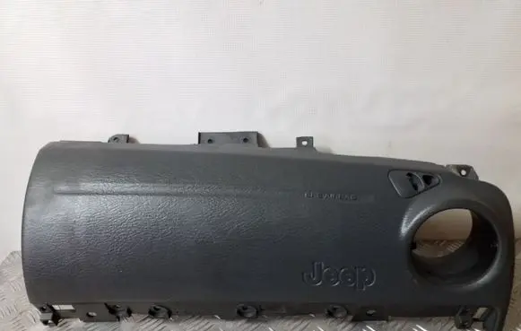 Jeep Cherokee III KJ Airbag cover 