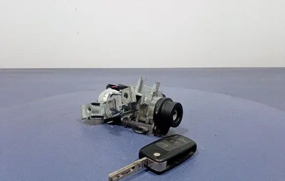 Volkswagen Golf V Ignition lock 1K0905851B