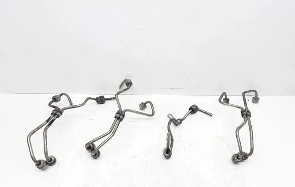 Volvo S60 Fuel injector supply line/pipe 
